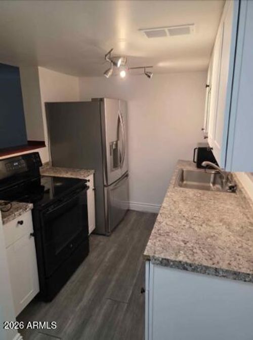 4111 W Reade Ave, Phoenix, AZ, 85019-2881 | Card Image