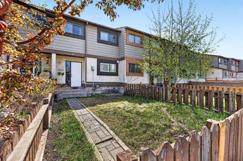 5615 1 Ave Se, Calgary, AB, T2A5Z6 | Card Image