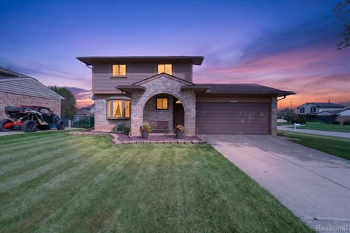 20110 Red Cedar Dr, Brownstown Twp, MI, 48183-4871 | Card Image