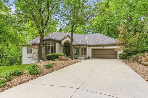 8414 N Vista Cir, Parkville, MO, 64152-4314 | Card Image