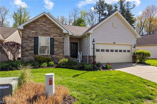 884 Lakeview Court, Kent, OH, 44240 | Card Image