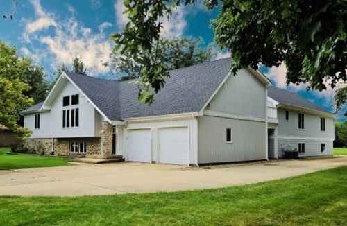 7N140 Nancy Ln, St. Charles, IL, 60175-9705 | Card Image