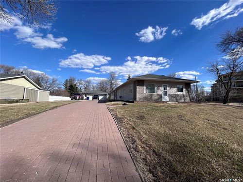 1023 Mountain Street, Moosomin, SK, S0G3N0 | Card Image