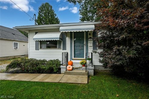 141 26th Street Nw, Barberton, OH, 44203 | Card Image