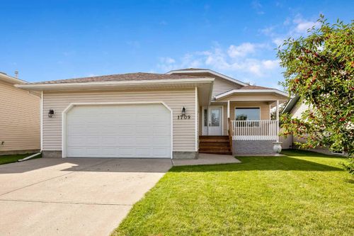 1709 4 Avenue Se, High River, AB, T1V1P7 | Card Image