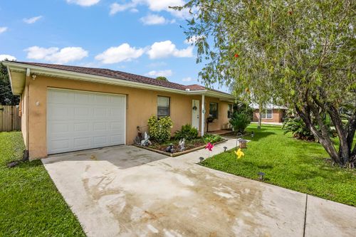 2322 Se Bounty Ave, Port St Lucie, FL, 34952-6508 | Card Image