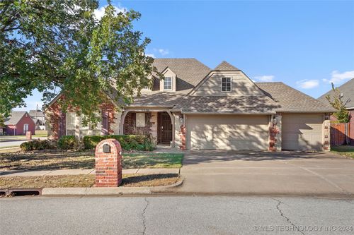 3000 N Hickory Avenue, Broken Arrow, OK, 74012 | Card Image