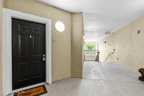 1115-8290 Gate Pkwy, Jacksonville, FL, 32256 | Card Image