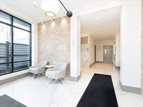 403-214 Market St, Boston, MA, 02135-1958 | Card Image