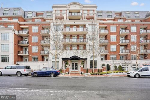 600-6900 Fleetwood Rd, MCLEAN, VA, 22101-3696 | Card Image