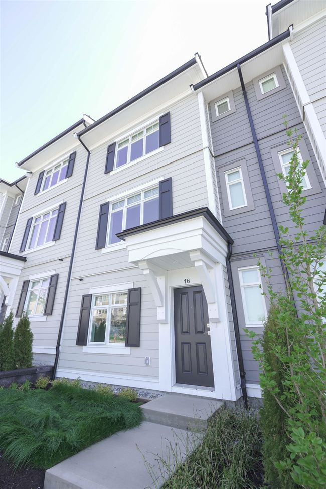 16 - 2070 Oak Meadows Drive, Townhouse with 4 bedrooms, 2 bathrooms and 2 parking in Surrey BC | Image 1