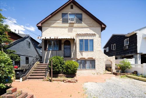 1036 California Pl N, Island Park, NY, 11558-1603 | Card Image