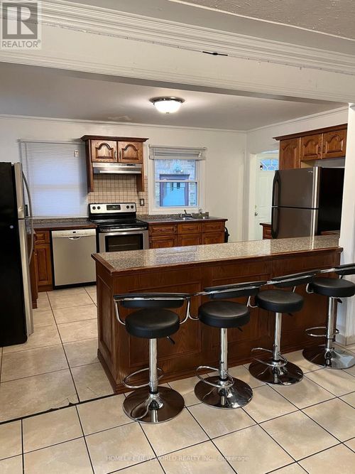 235 Bernard Avenue, London East (East B), ON, M2K1Z4 | Card Image