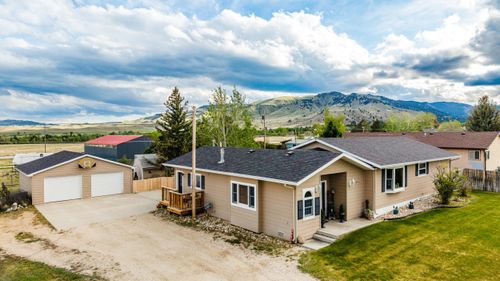 2851 2nd Ave W, Buffalo, WY, 82834-9444 | Card Image