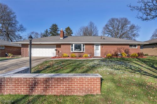 357 Hollywood Avenue, Cuyahoga Falls, OH, 44221 | Card Image