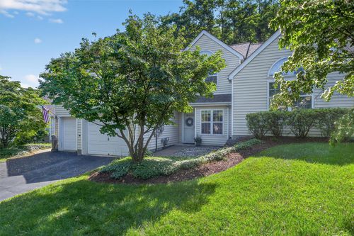 42 Prestwick Ct, Poughkeepsie, NY, 12603-4936 | Card Image