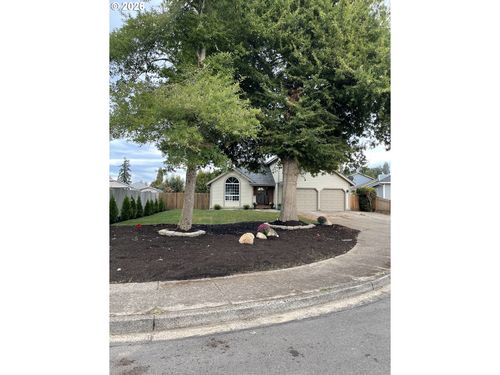 4493 Glacier St, Springfield, OR, 97478-7551 | Card Image