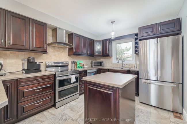 69 Janedale Cres, House other with 3 bedrooms, 2 bathrooms and 3 parking in Whitby ON | Image 10