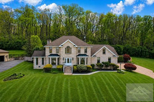 6 Fairlane Dr, Bluefield, VA, 24605-9633 | Card Image