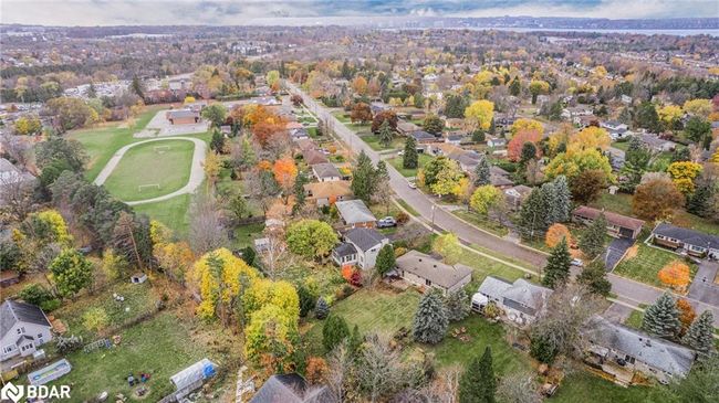 239 Warnica Rd, House other with 5 bedrooms, 2 bathrooms and 6 parking in Barrie ON | Image 39