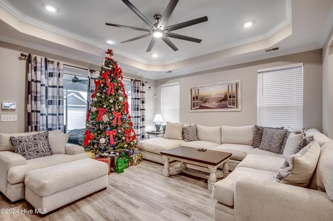 Large Great Room/open floorplan | Image 5