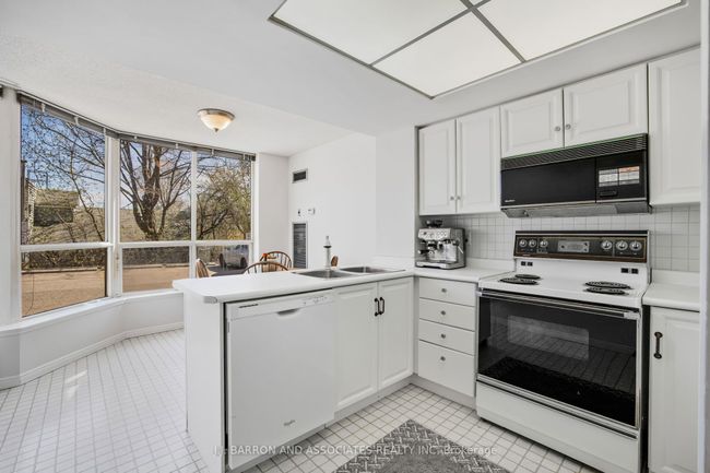 114 - 14924 Yonge St, Condo with 2 bedrooms, 2 bathrooms and null parking in Aurora ON | Image 14