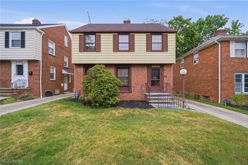 4394 Baintree Rd, University Heights, OH, 44118-3966 | Card Image