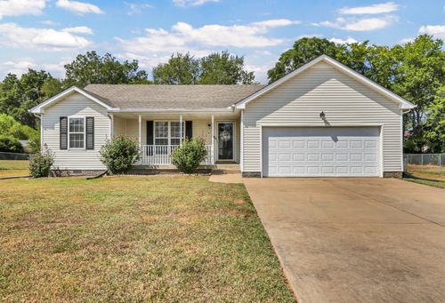 1047 Waterford Cir, Clarksville, TN, 37040-2527 | Card Image