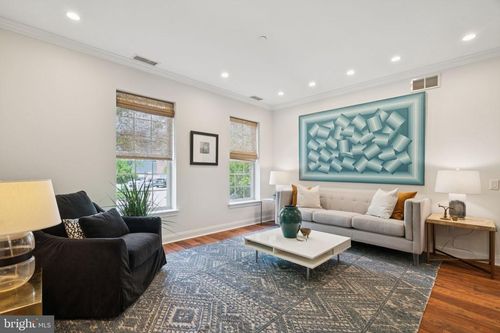 apt-110-500 Admirals Way, PHILADELPHIA, PA, 19146-5224 | Card Image