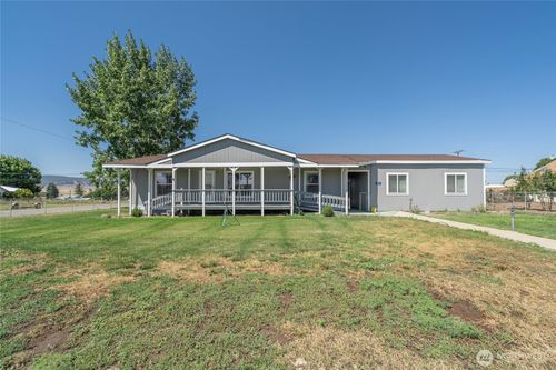 424 S Central Ave, Waterville, WA, 98858-9017 | Card Image