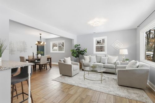 115 Glenmar Ave, Mahtomedi, MN, 55115-2040 | Card Image