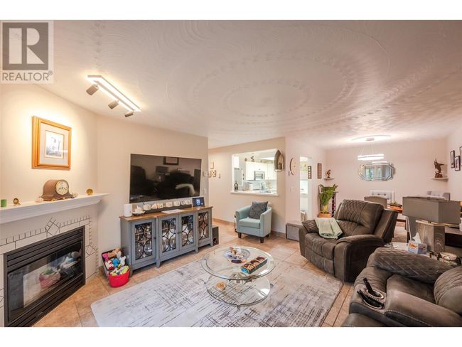 103 - 8408 Jubilee Rd E, Condo with 2 bedrooms, 2 bathrooms and 1 parking in Summerland BC | Image 4
