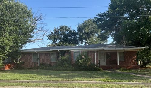 115 W Commerce St, Henrietta, TX, 76365-2121 | Card Image