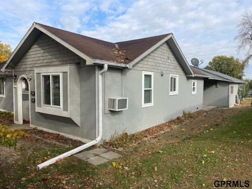 805 S Adams St, Papillion, NE, 68046-2607 | Card Image