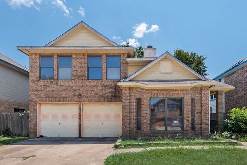 902 Ashmount Ln, Arlington, TX, 76017-6475 | Card Image