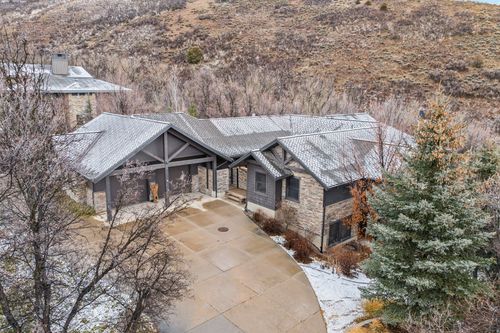 121 N Oakwood Cir, Springville, UT, 84663-5738 | Card Image