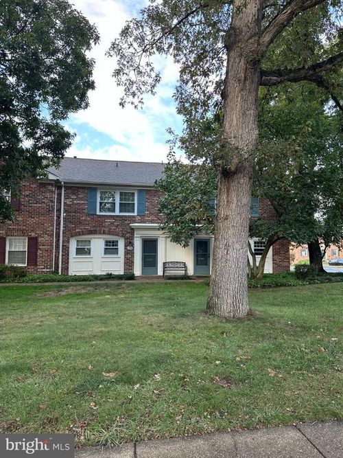 470-8356 Forrester Blvd, SPRINGFIELD, VA, 22152-1735 | Card Image