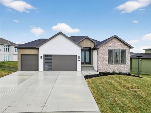 8203 Nw 89th Ter, Kansas City, MO, 64153-1930 | Card Image