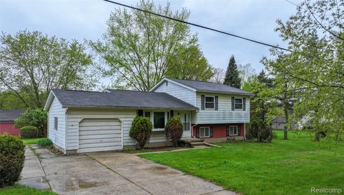 5244 Rood Rd, Holly, MI, 48442-9704 | Card Image