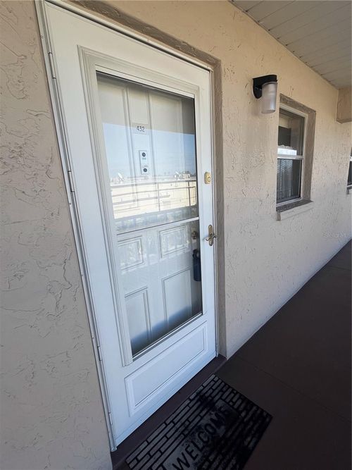 432-3983 Maceachen Blvd, SARASOTA, FL, 34233-1119 | Card Image
