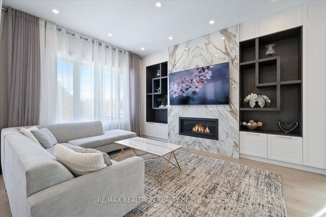 7 Maple Fields Cir, House other with 5 bedrooms, 4 bathrooms and 2 parking in Aurora ON | Image 12