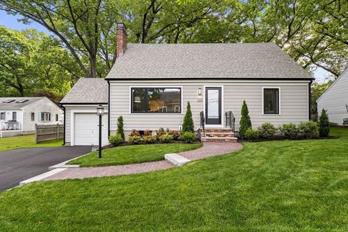 323 Ridge St, Arlington, MA, 02474-1709 | Card Image