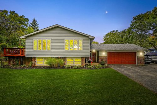 4124 Russell Ave, Gurnee, IL, 60031-3312 | Card Image