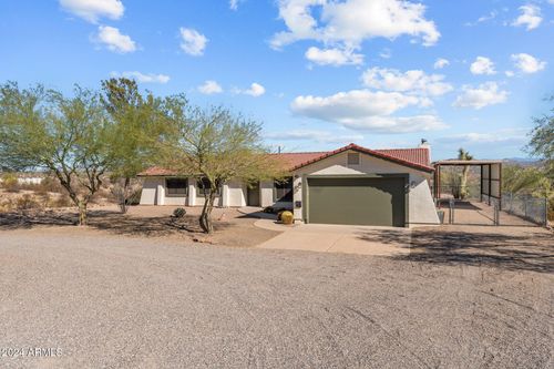 685 N Horseshoe Trl, Wickenburg, AZ, 85390-3291 | Card Image