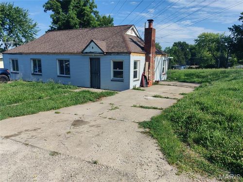 8109 Cler Ave, Saint Louis, MO, 63114-4610 | Card Image