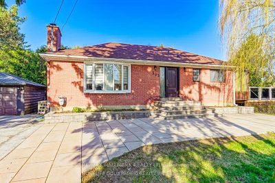 303 Wenlock Ave, House other with 2 bedrooms, 2 bathrooms and 6 parking in Richmond Hill ON | Image 1