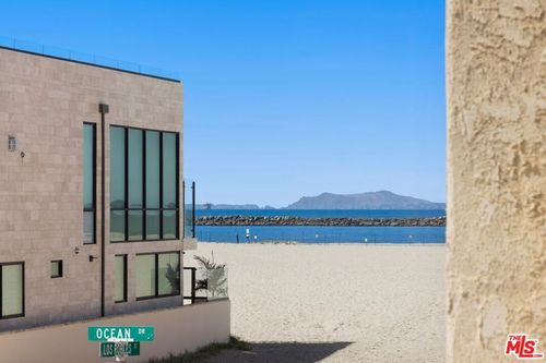 109 Los Robles St, Oxnard, CA, 93035 | Card Image