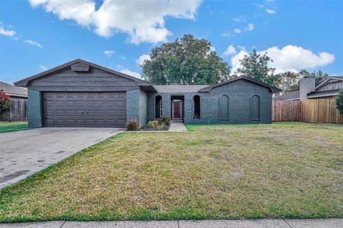2404 N Robin St, Altus, OK, 73521-1555 | Card Image