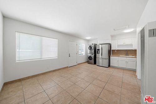 b-6133 Orchard Ave, Huntington Park, CA, 90255-4636 | Card Image