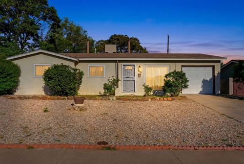 1016 Maxine St Ne, Albuquerque, NM, 87112-5621 | Card Image